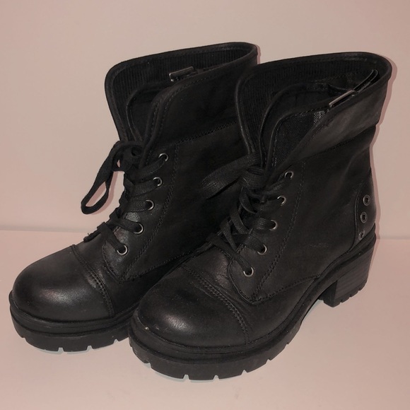 Heeled ankle combat boots; women’s size 6 - Picture 2 of 2